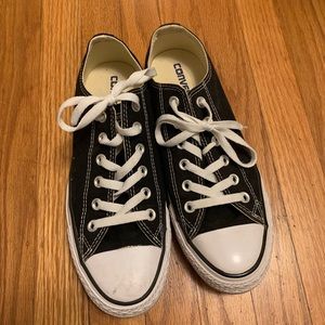 BLACK Low-top Converse